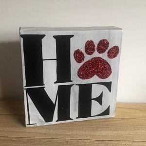 Canvas paw print